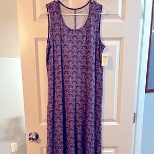 Women’s dress large with pockets